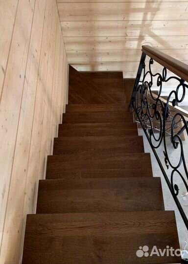 Г-образная лестница с поворотом