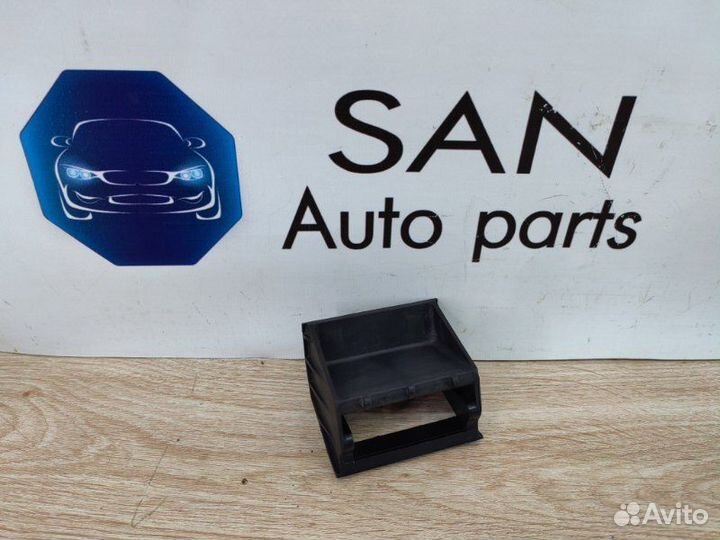 Кронштейн радиатора Bmw X5 Рест E70 рест N55B30