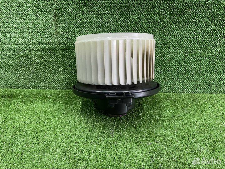 Мотор печки mitsubishi grandis NA4W 4G69 R 2003 За