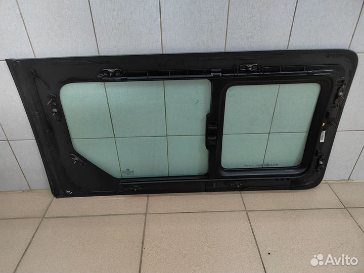 Стекло левой сдвижной двери Hyundai Grand Starex