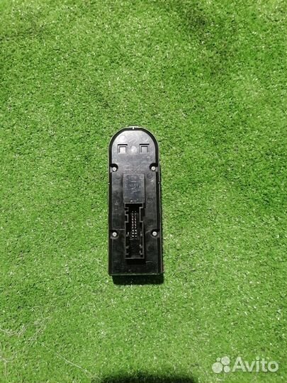 Блок управления стеклоподъемниками Opel Zafira B