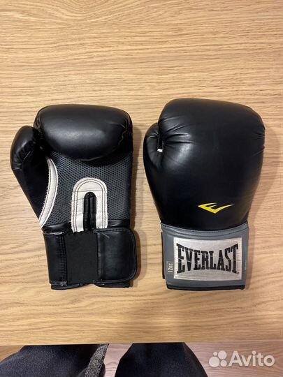 Боксерские перчатки 12 oz everlast