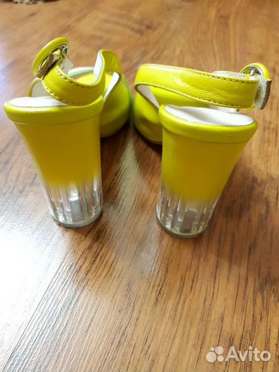 Босоножки кожаные Calipso