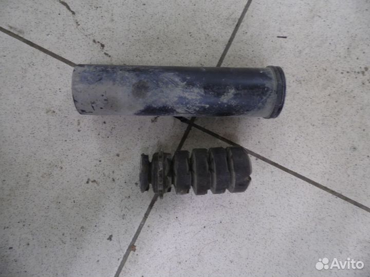 Пыльник заднего амортизатора Renault Sandero 2014