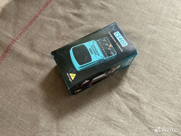 Гитарная педаль Behringer CS400 Компрессор
