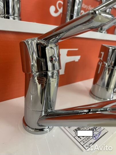 Смеситель кухня короткий нос Латунь Accoona A5208