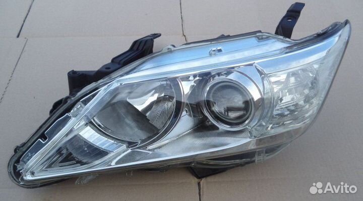 Фара левая галоген передняя левая Toyota Camry
