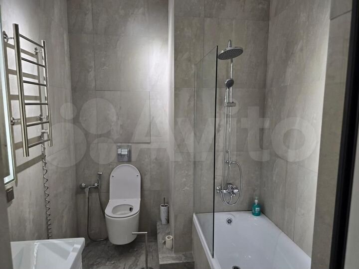 2-к. квартира, 70 м², 7/42 эт.