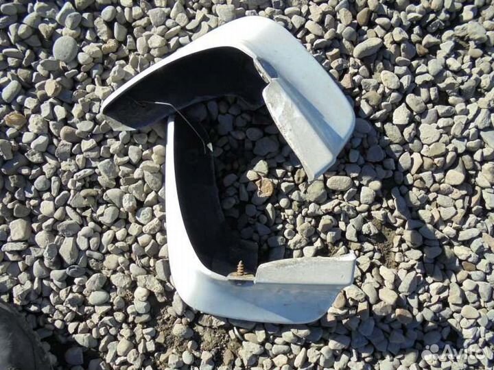 Брызговик задний Toyota Corolla Fielder NZE124