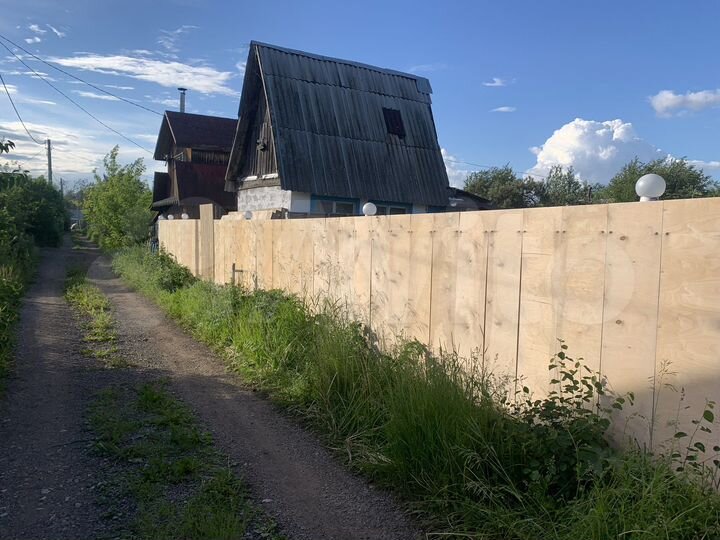 Дача 10 м² на участке 6 сот.