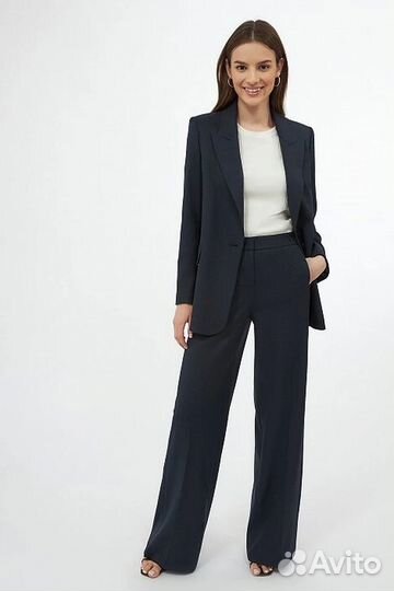 Костюм брючный Calista 44 размер новый