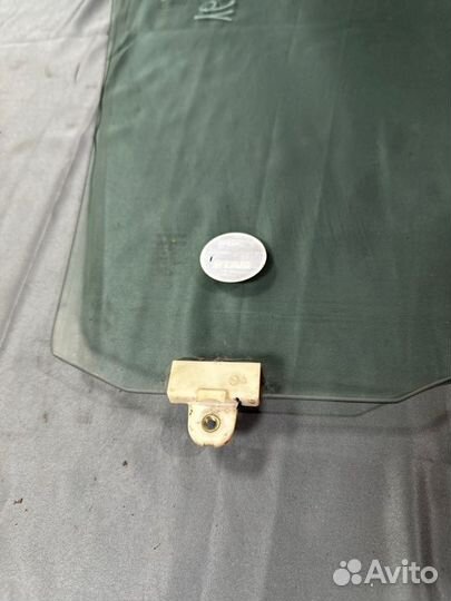 Стекло двери переднее левое Nissan Patrol Y61 ZD30