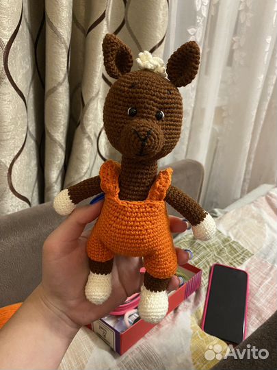 Вязаная лама ручной работы