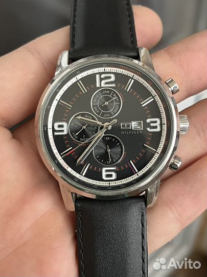 Часы Tommy Hilfiger