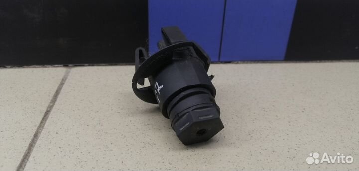 Отбойник капота 5-serie GT F07 2009-2016