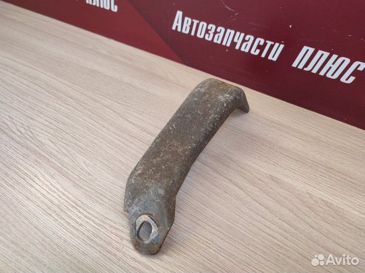 Кронштейн впускного коллектора Renault Sandero