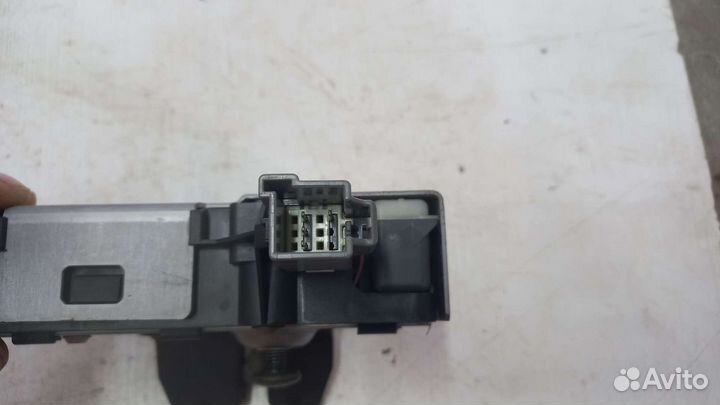 Замок крышки багажника Volvo XC90