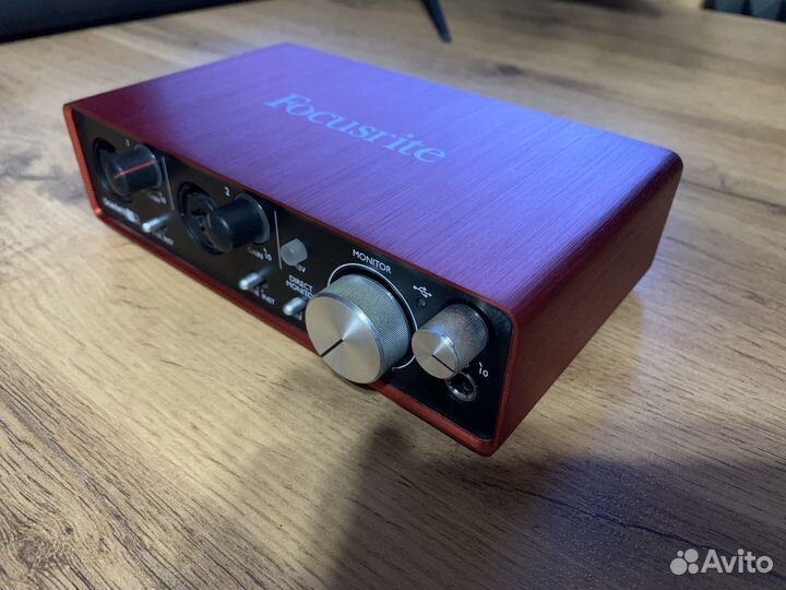 Звуковая карта Focusrite Scarlett 2i2 2nd Gen