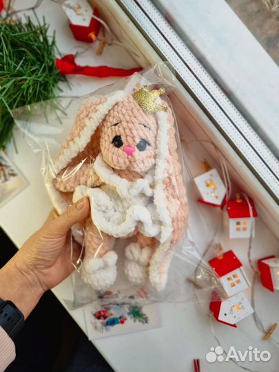 Игрушки ручной работы зайка