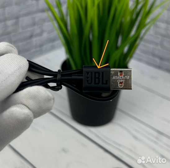 Портативная колонка jbl