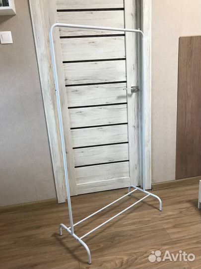 Вешалка для одежды напольная металлическая