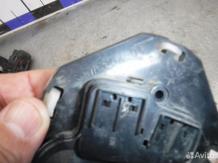 Привод зеркала передний левый Mitsubishi Pajero