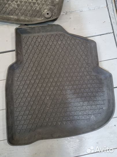 Оригинальные коврики Volkswagen Polo Sedan