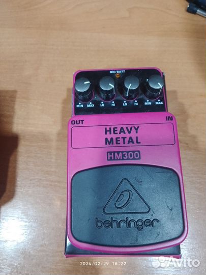 Педали эффектов Behringer. Хорус и Дисторшн