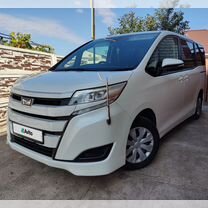 Toyota Noah 2.0 CVT, 2020, 118 200 км, с пробегом, цена 2 585 000 руб.