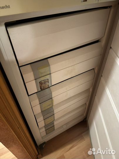 Исправный морозильник Bauknecht