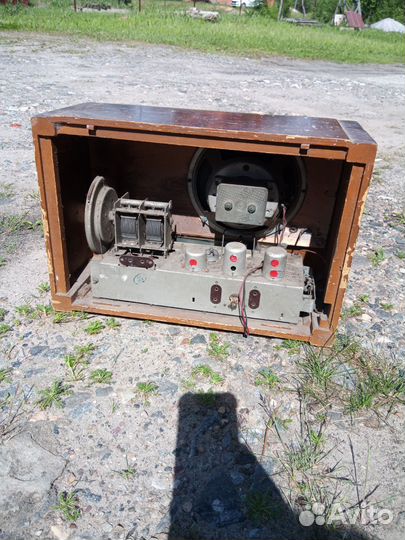 Ретро радиоприемник Родина