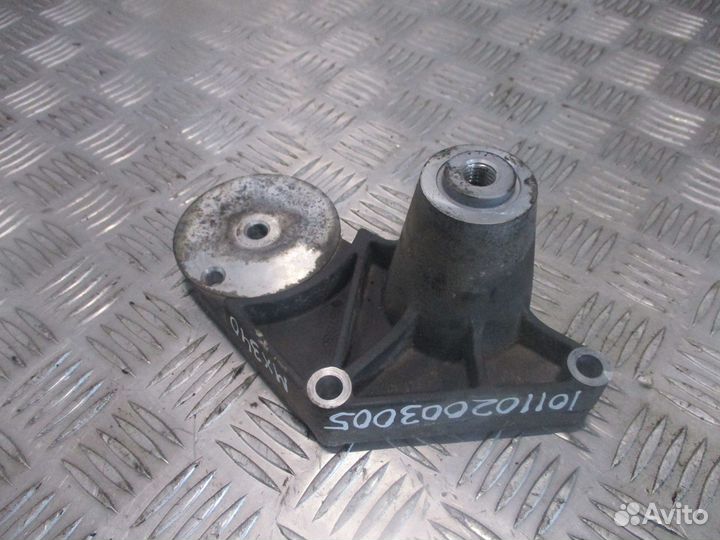 Кронштейн ролика натяжителя ремня DAF 1878665