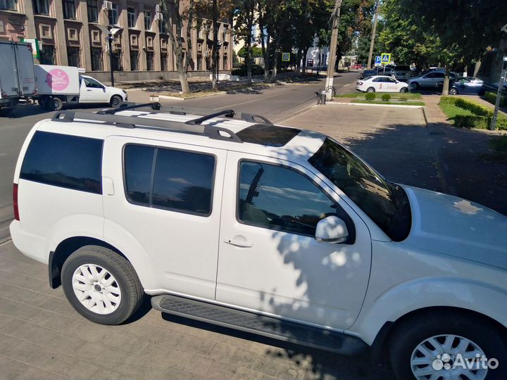 Поперечины LUX хантер черные на Ниссан Патфайндер