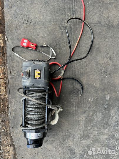 Лебедка автомобильная
