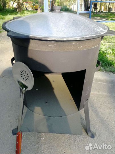 Казан чугунный с печкой