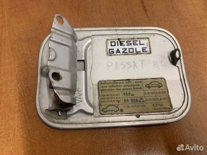 Лючок бензобака VW Passat B4