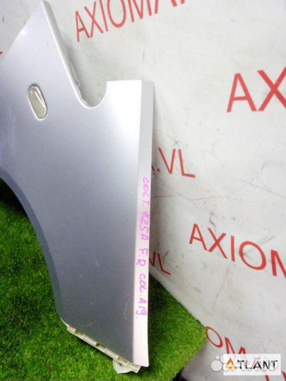 Крыло переднее правое mitsubishi colt