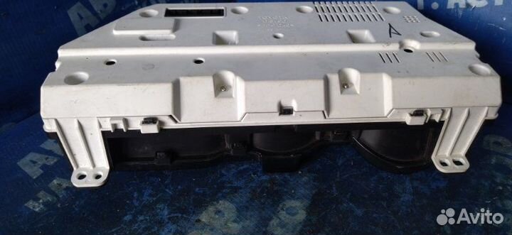 Панель приборов Toyota Matrix кроссовер 2AZ-FE