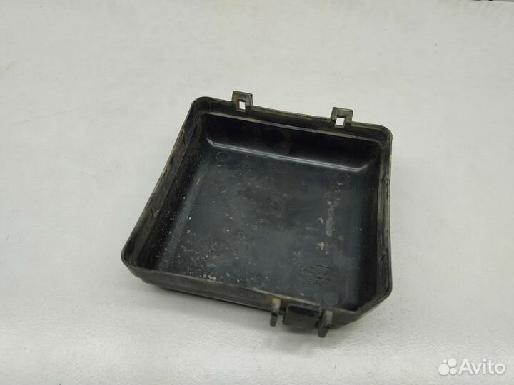 Крышка блока предохранителей Suzuki Cultus GC21S