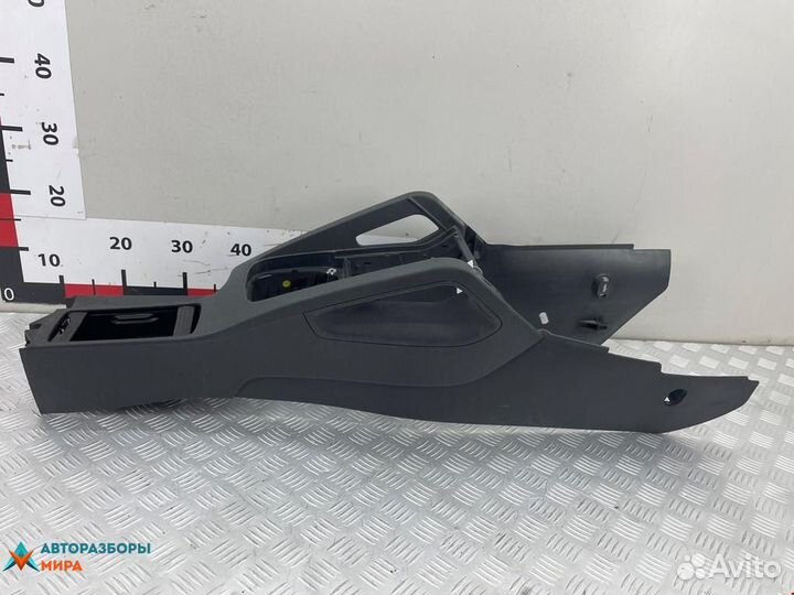 Консоль салона (центральная часть) Volkswagen Golf