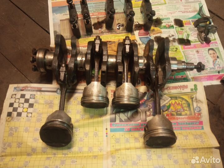 Коленвал с поршнями Suzuki Baleno 1,6