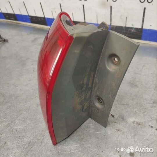 Фонарь задний левый Mitsubishi Pajero Sport 2 4M41