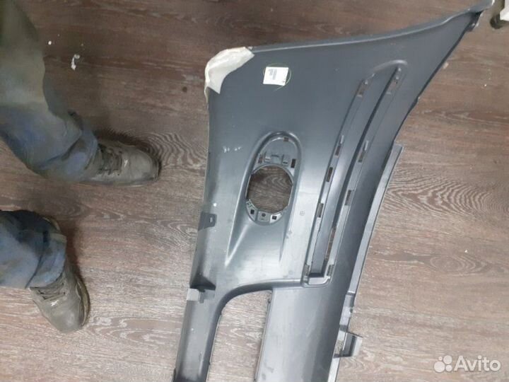 Бампер передний Toyota Yaris