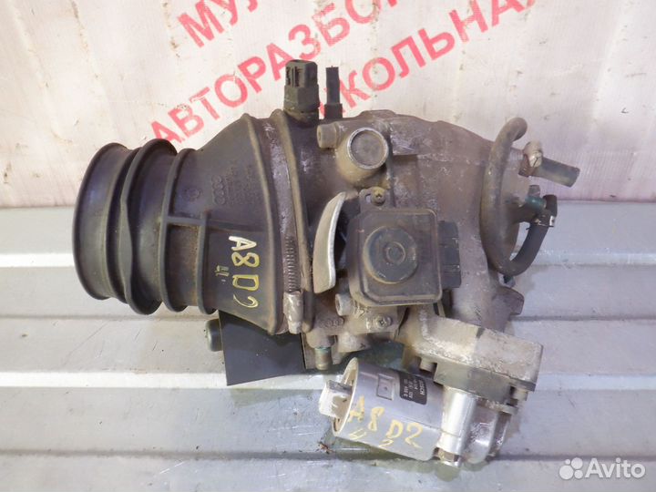 Дроссельная заслонка Audi A8 D2 4.2л