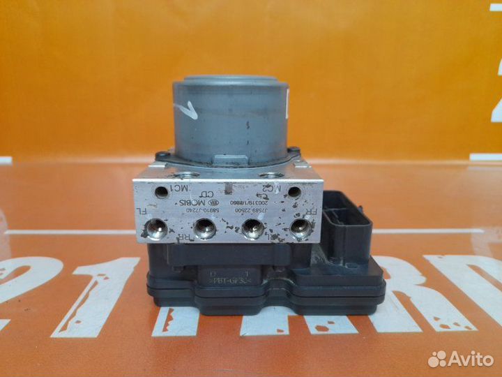 Блок управления тормозами/насос ABS Kia Ceed