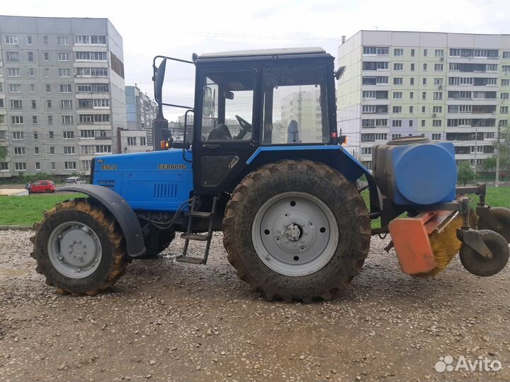 Аренда трактора уборка снега щётка + увлажнитель