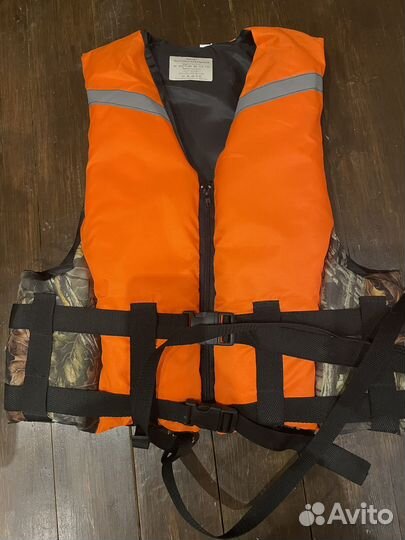 Спасательный жилет