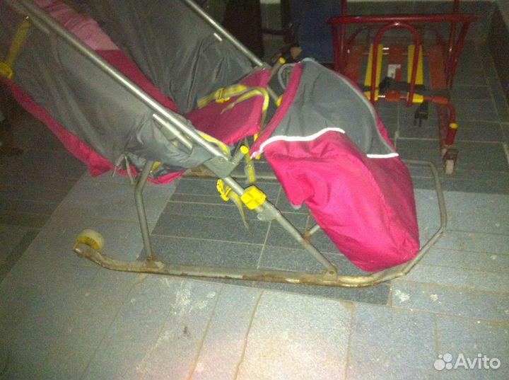 Детские коляски,санки