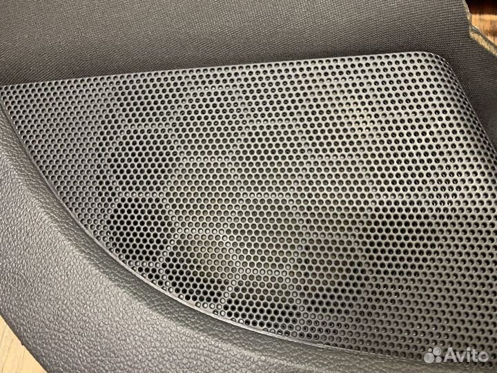 Volkswagen Jetta 5 Обшивка двери задней LH RH