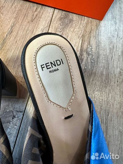 Босоножки fendi